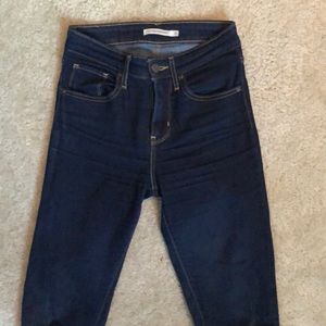 Levi’s 721 High Rise Skinny Jean size 25